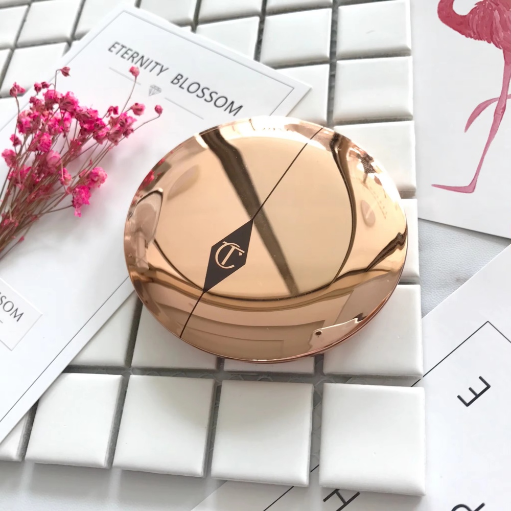 Set Charlotte Tilbury: Cipria  - Huda Beauty Makeup Mini Kit recensione e prezzo