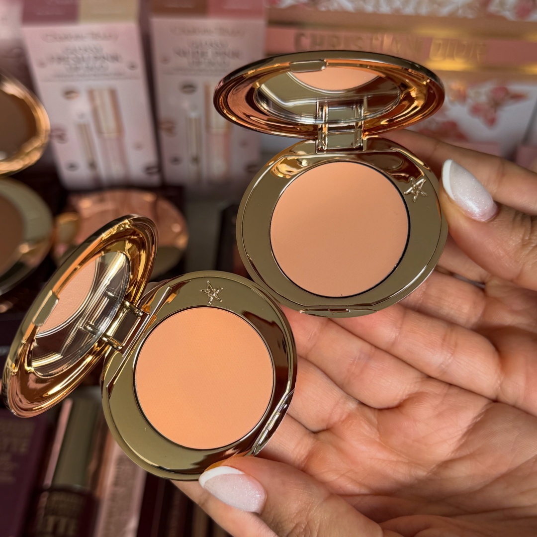 Charlotte Tilbury Fondotinta L - Huda Beauty Makeup Mini Kit recensione e prezzo