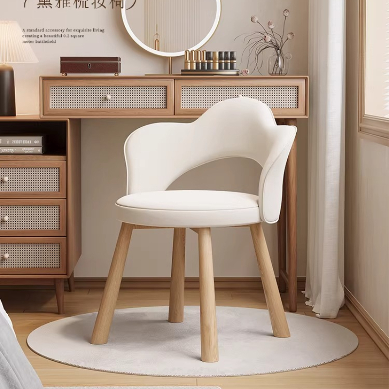 Salone di bellezza minimalista - Makeup Master Beauty Salon recensione e prezzo